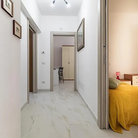 Tiburtina* * * * *-loft ローマ