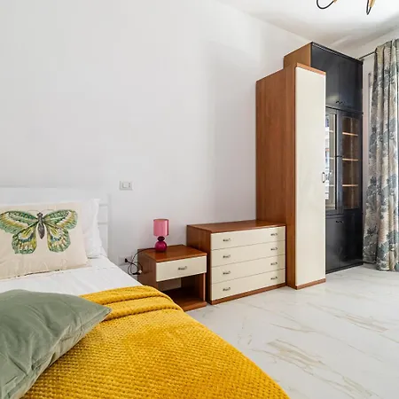 Tiburtina* * * * *-loft ローマ