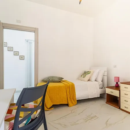 Tiburtina* * * * *-loft アパート *