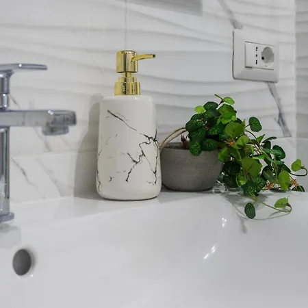 アパート Tiburtina* * * * *-loft ローマ